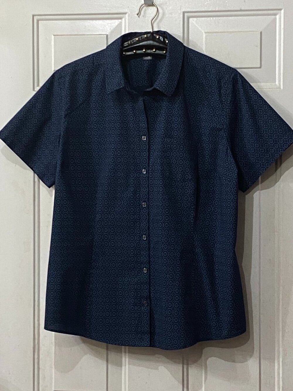 Eddie Bauer Wrinkle Free Sz XL Womens Shirt Short Sleeve Navy/Blue Ornament